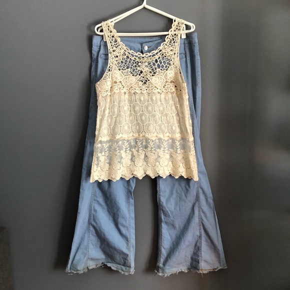 High rise bell bottom jeans - Picture 3 of 3